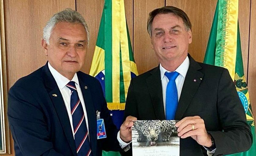 Babado Bolsonaro: Polícia Federal investiga plano de golpe e outras tretas envolvendo o ex-presidente, enquanto figuras militares ficam na mira. A confusão tá armada e a PF promete entregar os podres até julho. É o fim da linha para Bolsonaro?